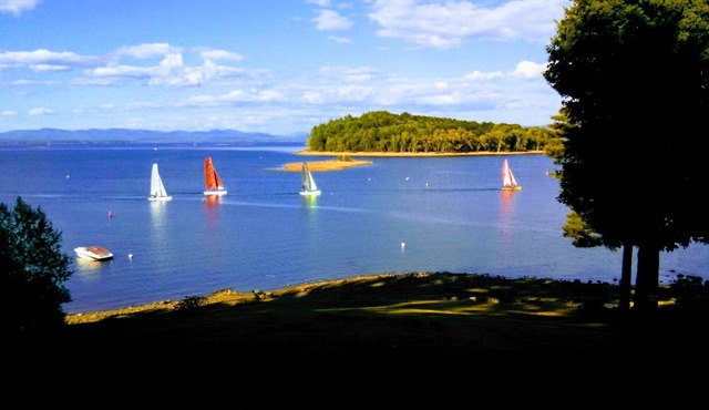 - Romantic or Special occasion Getaway for two w/Mountain and Lake Views.