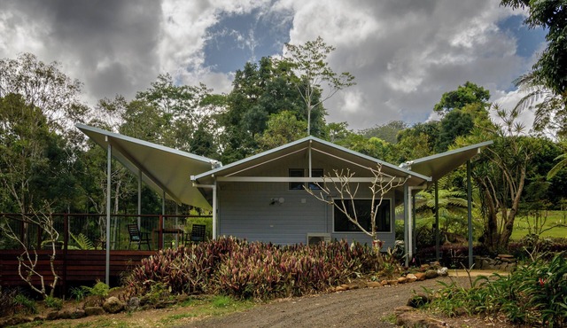 Romantic Pool House for Couples | PRIVATE Pool & Deck in the Byron Hinterland