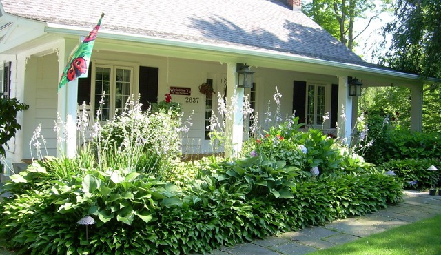 Romantic Park-Like Setting