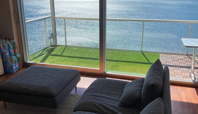 Romantic penthouse with panoramic lake view