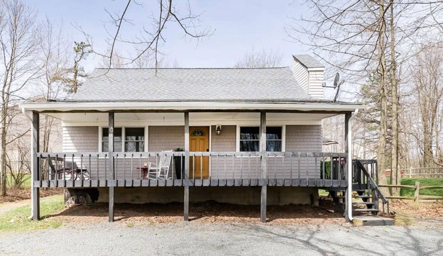 Romantic Pet Friendly Cottage