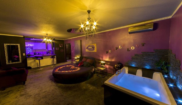 Romantic place with spa, sauna, round bed for a night for two