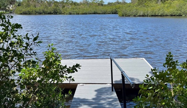 ROMANTIC, PRIVACY, PARADISE, Free KAYAK - Renovated WATERFRONT with WIFI -HUDSON