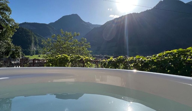 Romantic private superior Swiss Chalet with Hottub