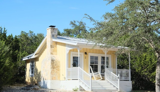 Romantic Ranch Getaway: Private Cottage, Hill Country Views, Perfect for Couples