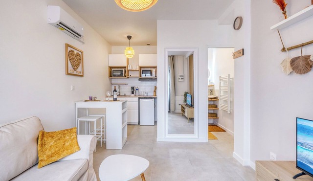 Romantic & Refined Escapade in Bordeaux