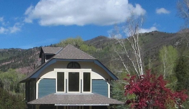 Romantic Riverfront Cottage