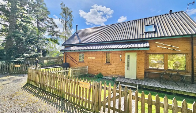 Romantic Rolltop bath & cosy woodburning-stove - Baltinna West Lodge, Newtonmore.