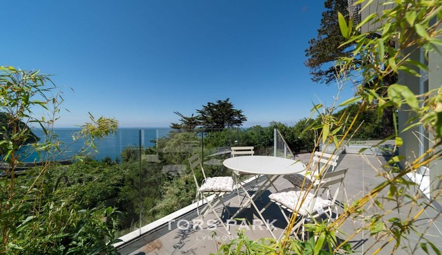 Romantic Sea View Escape | Terrace | Parking |2Bed