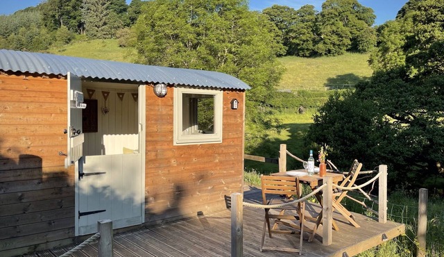 Romantic Shepherd's Hut