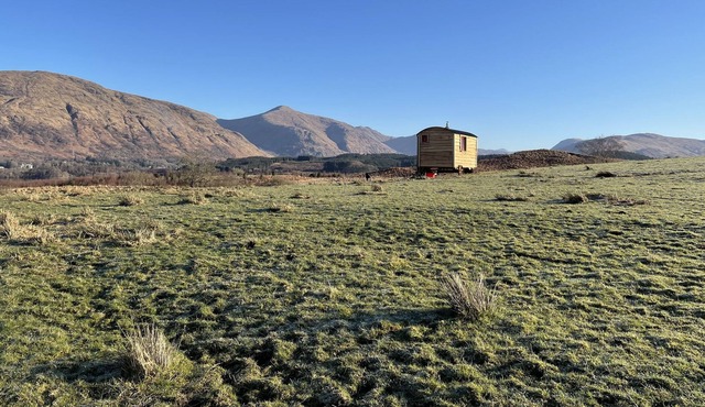 Romantic Shepherds Hut set above loch on highland farm