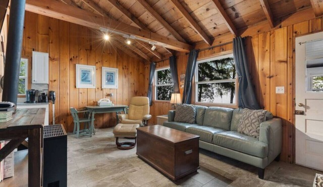 Romantic Shores Hideaway - Beachfront Getaway!