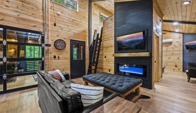 Romantic Smoky Mountain Getaway Blackbear Lodge