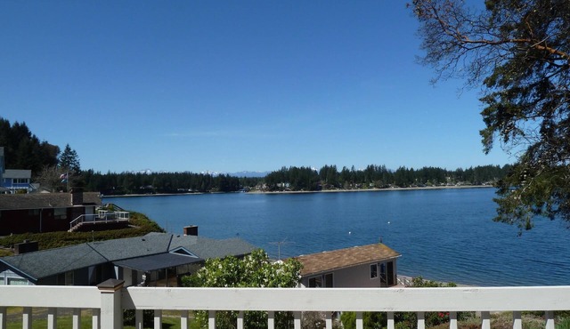 Romantic Stretch Island Waterfront View Cottage w/Hot Tub and Easy Beach Access