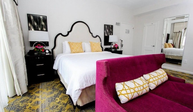 Romantic Suite Escape Near Historic DC Landmarks! Gym Access, Parking!