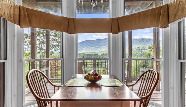 Romantic Suite | Mountain Views! | King Bed