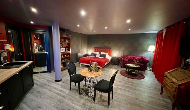 Romantic suite with escape game