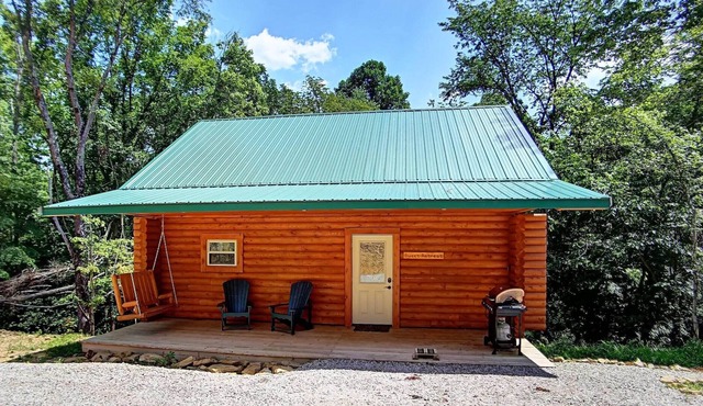 Romantic Sweet Retreat Cabin
