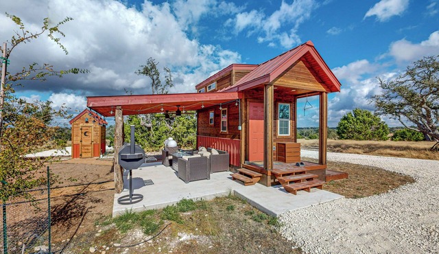 Romantic Tiny House w/Views in Harper!