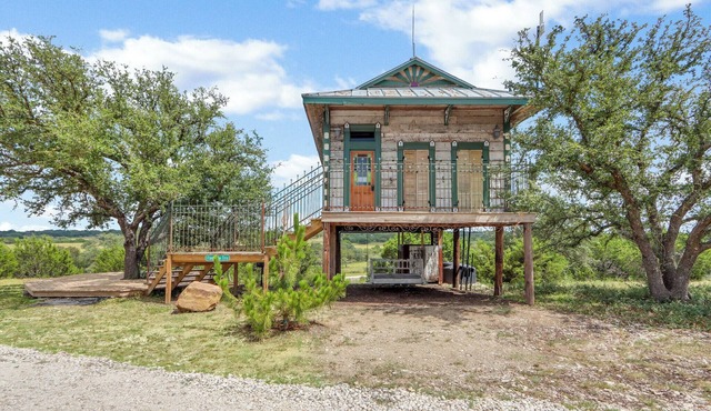 Romantic Treehouse Near Lake Buchanan