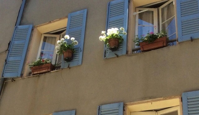 ROMANTIC VILLAGE HOUSE FOR REAL ENJOYERS!