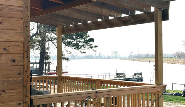 Romantic waterfront cabin #2, Lake Livingston TX