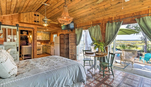 Romantic Waterfront Getaway in Midway, GA!