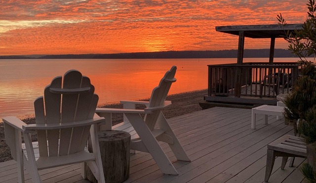Romantic Waterfront House w/Stunning Mountain, Ocean & Sunset Views
