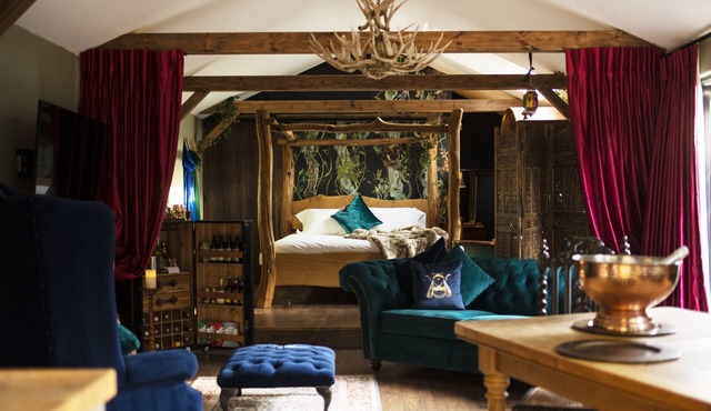 Romantic Woodland Cabin