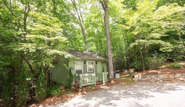 Romantic Woodland Cottage | Hot Tub | Superhost