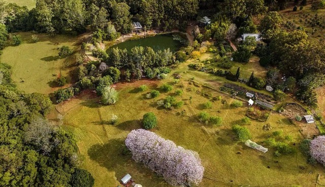 Romany Wood is the perfect secluded weekend escape beside the creek & rainforest