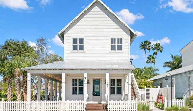 Romeo & Julieta | 2 Epic Studios, Steps to 7th Ave