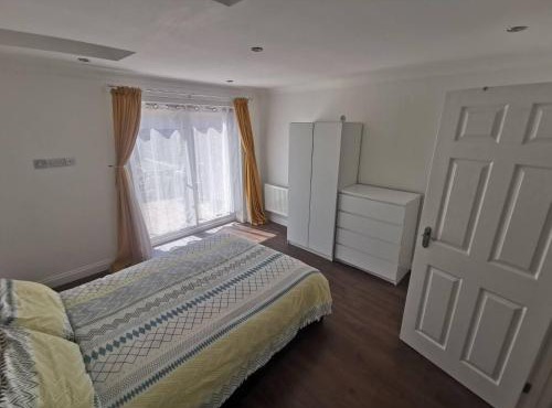 Romford Retreat - Stylish Apartment Stay
