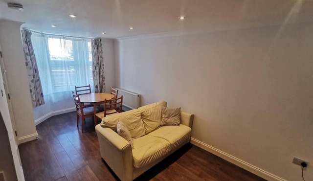 Romford Retreat - Stylish Apartment Stay