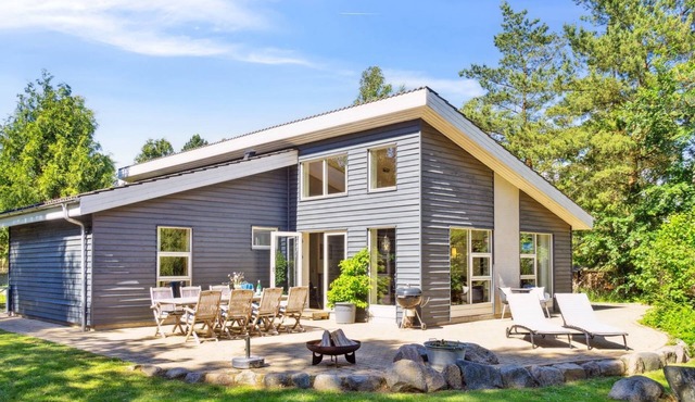 "Romil" - 2.1km from the sea by Interhome