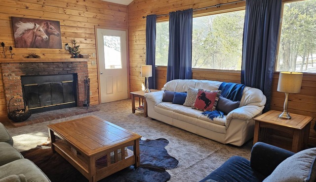 Romley Cabin at Deer Valley with geothermal pool & more! Family & Pet Friendly