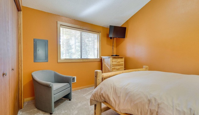 Ronald Cabin w/ Private Deck: Near Cle Elum Lake!