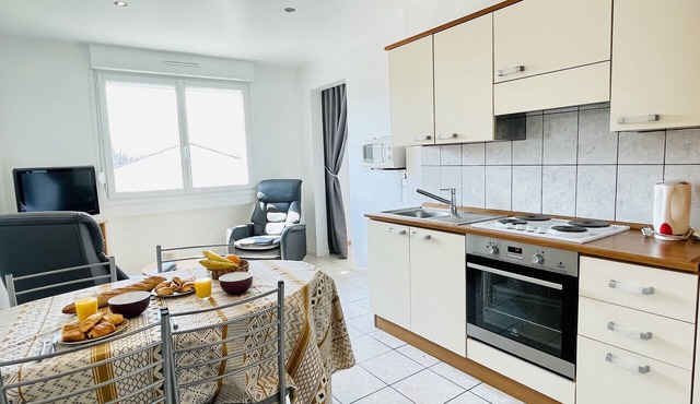 Ronsard: Apartment 300 meters from the spa (unlimited parking)