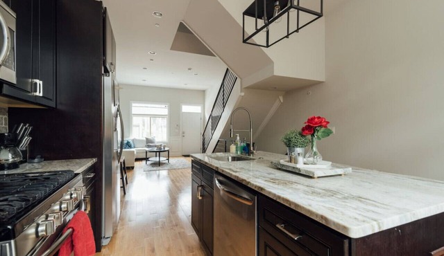 Roof Deck Oasis Top Rated Vacation Rental near PENN & CHOP