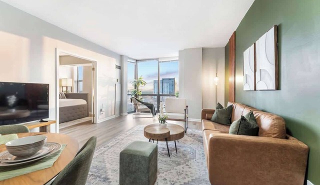 Rooftop Access with Views and Gym - LCP Collection