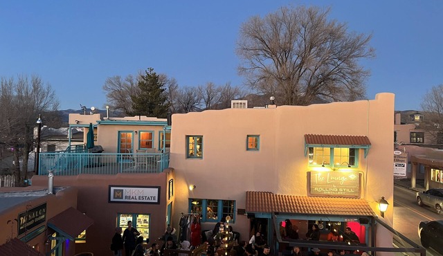 Rooftop Apartment, Downtown Taos, 3 bedroom/2bath. Can't beat this location.