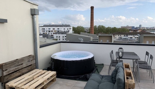 Rooftop aux Arènes vue Pyrénées Avec Jacuzzi