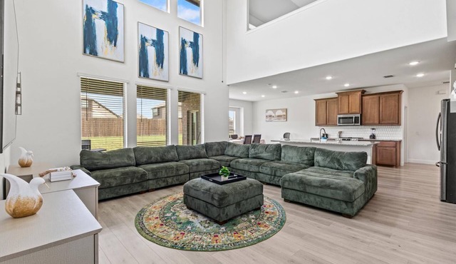 Rooftop Bliss 4br with Crib/office Space, Free parking/AC with WiFi in Mesquite