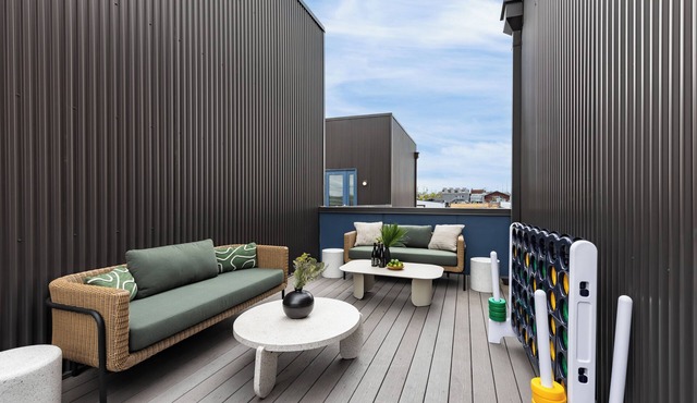 Rooftop Brews, Arcade, Poker & Foosball Just Minutes to Broadway | Outrider 107