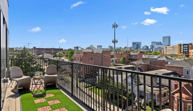 Rooftop Deck Skyline Views Downtown Penthouse