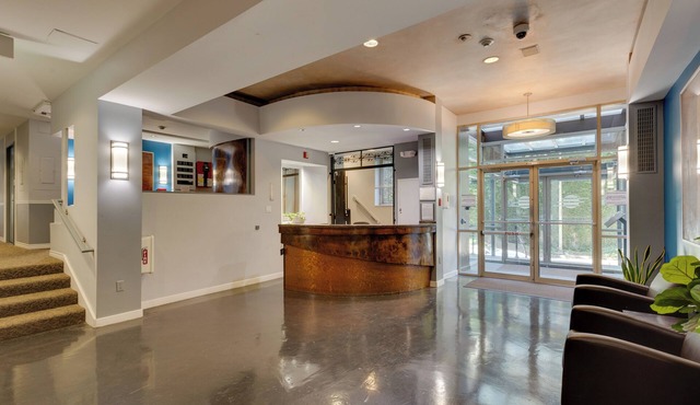 Rooftop Deck, Views! Dtwn Hub 2 Mi to Lumen Field