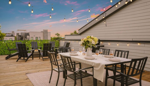 Rooftop Fire pit King SmartTVs Washer/Dryer 6min to Broadway 3min to Germantown