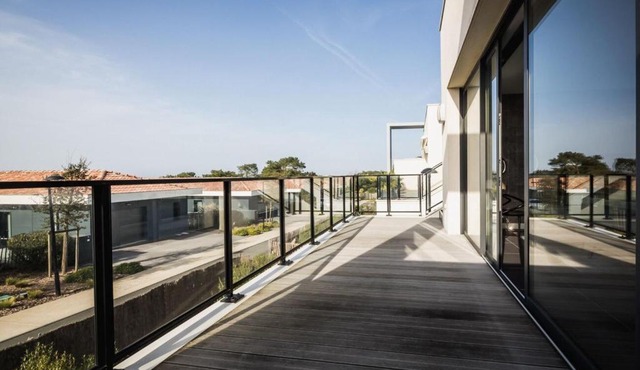 ROOFTOP KEYWEEK Modern apartment with terrasse and sea views in Anglet