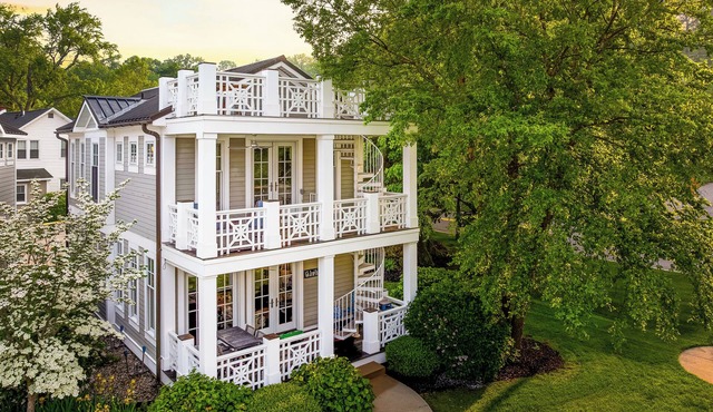 Rooftop Lakeview Balcony + Pool Walk to Downtown Saugatuck or Douglas