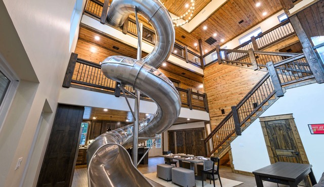 Rooftop Patio Fun New Luxury Cabin with Pool, Indoor 3-Story Slide, Pet Friendly